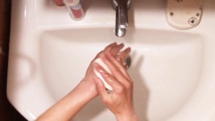 Wash Right, Wash Left, Wash both - Handwashing Video from Hotkralya :)