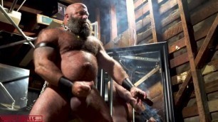 HUGE DICK MUSCLE SMOKING CIGAR AND STROKING HIS FAT HOG IN MIRRORS