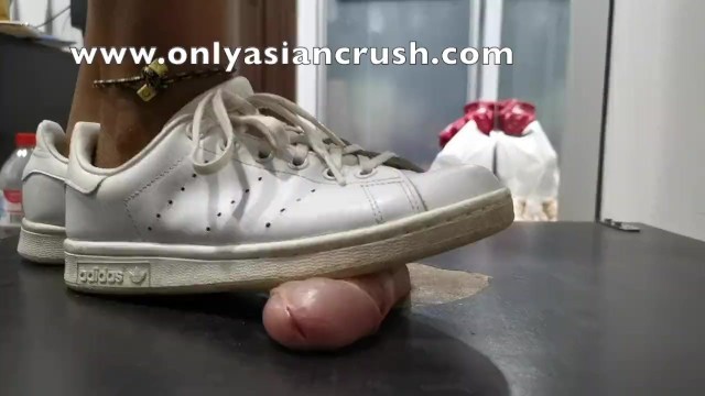 Filipina Crushing with Dirty Stan Smith PREVIEW