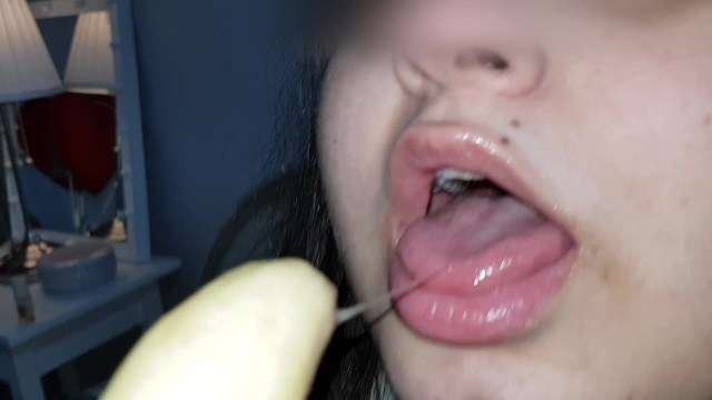 Banana Teen Blowjob - Meloana "training for first Jobb